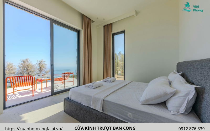 Cửa kính trượt ban công phòng ngủ